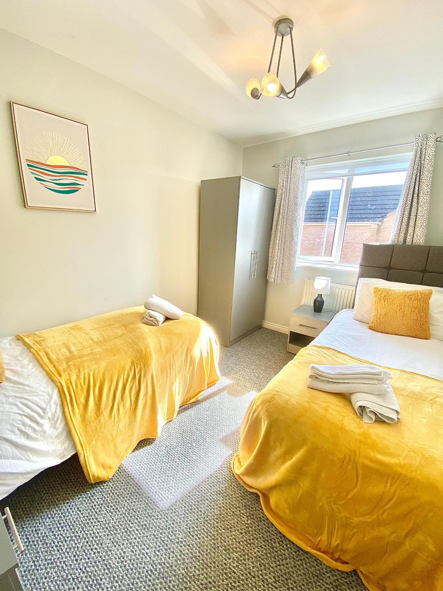 Villa Free Private Parking! Oakley House And Garden! Fully Equipped 4 Comfy Beds Corby Exterior foto